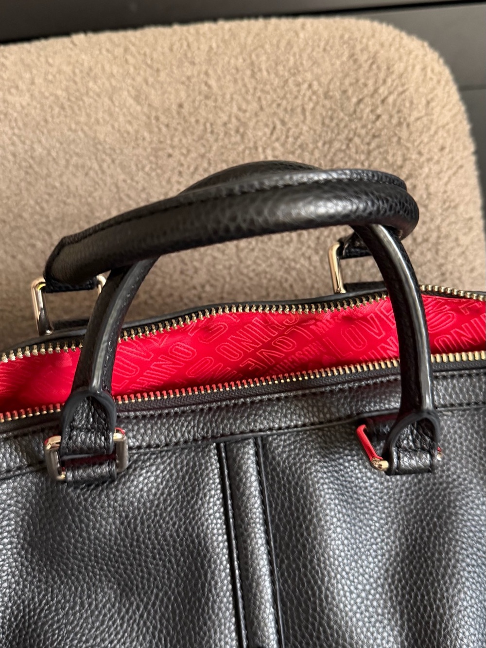 Love Moschino Black Pebbled Leather Weekender with Red Lining - Picture 6 of 10